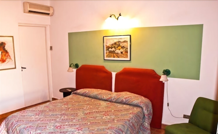 Imagen de la habitación del Hotel Tk. Foto 10