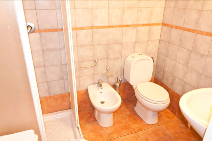 Imagen de la habitación del Hotel Tk. Foto 16