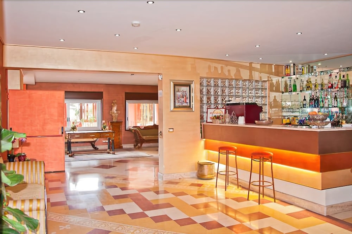 Imagen del bar/restaurante del Hotel Tk. Foto 5