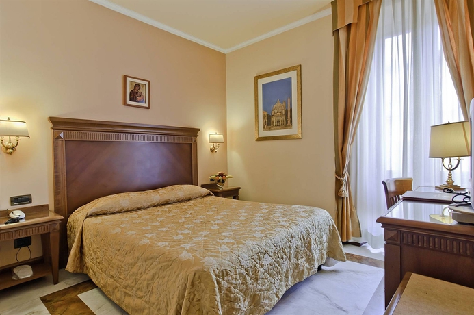 Imagen de la habitación del Hotel Tmark Vaticano. Foto 14