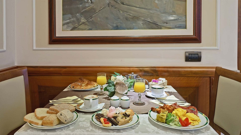 Imagen del bar/restaurante del Hotel Tmark Vaticano. Foto 6