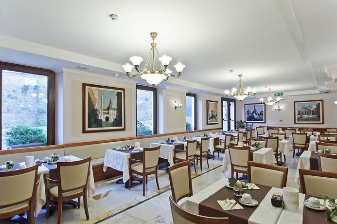 Imagen del bar/restaurante del Hotel Tmark Vaticano. Foto 8