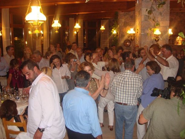 Imagen del bar/restaurante del Hotel To Balcony Tis Agorianis. Foto 8