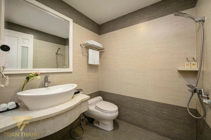 Imagen general del Hotel Toan Thang by Bay Luxury. Foto 5
