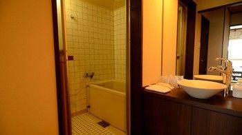 Imagen de la habitación del Hotel Toba Grand. Foto 9