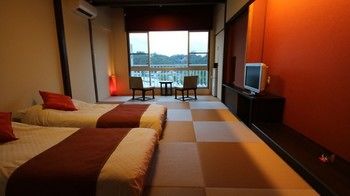 Imagen de la habitación del Hotel Toba Grand. Foto 12