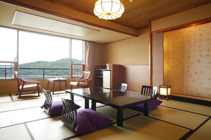 Imagen de la habitación del Hotel Toba Seaside. Foto 12