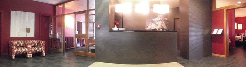 Imagen de los interiores del Hotel Tobazo. Foto 9