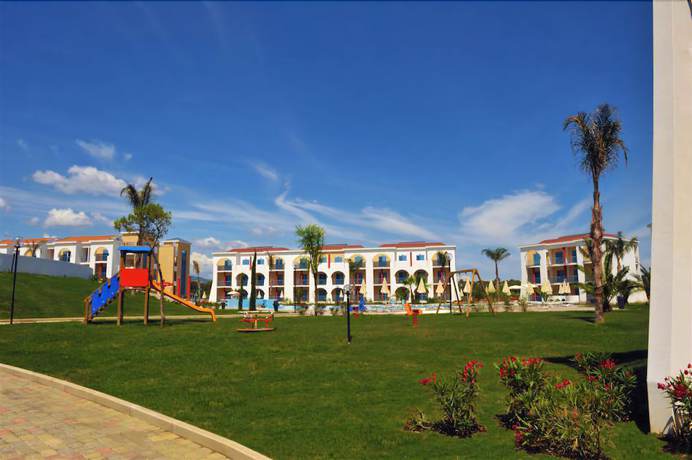 Imagen de los exteriores del Hotel Toccacielo Village. Foto 11