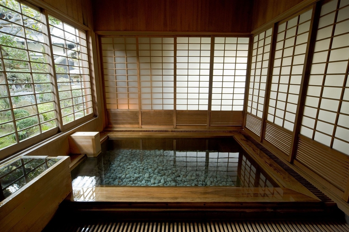 Imagen de la piscina del Hotel Tocen Goshoboh. Foto 16