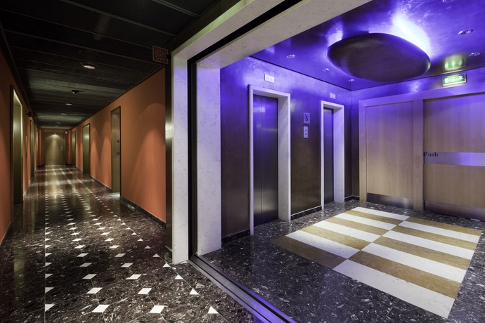 Imagen de los interiores del Hotel Tocq. Foto 12