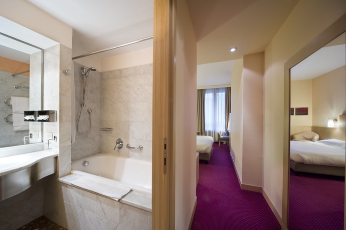 Imagen de la habitación del Hotel Tocq. Foto 7