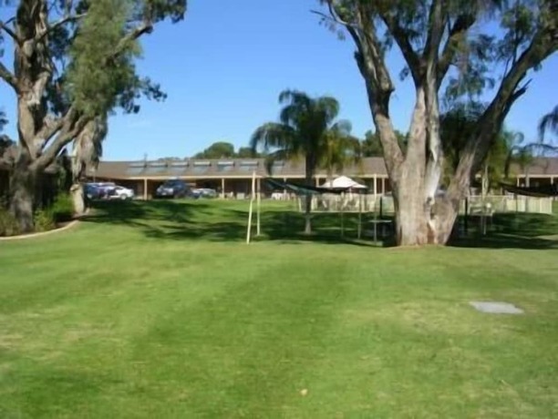 Imagen de los exteriores del Hotel Tocumwal Golf Resort. Foto 25