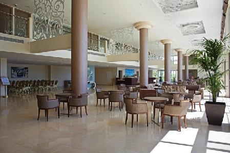 Imagen del bar/restaurante del Hotel Tofinis. Foto 5