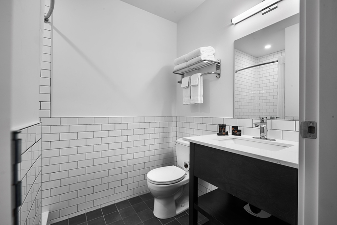 Imagen de la habitación del Hotel Tofino Resort and Marina. Foto 16