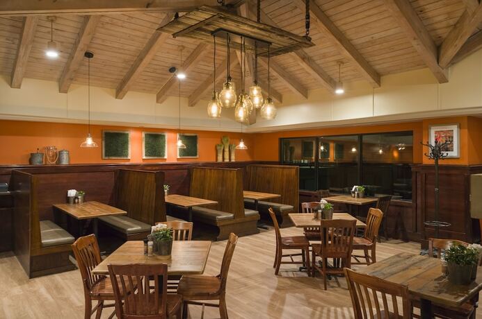 Imagen del bar/restaurante del Hotel Toftrees Golf Resort, State College. Foto 13