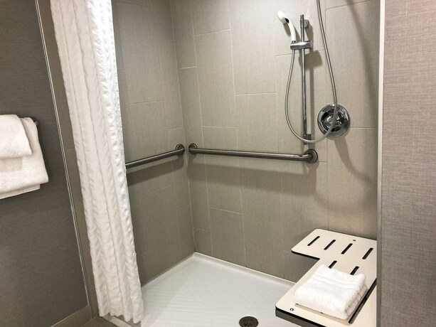 Imagen de la habitación del Hotel Toftrees Golf Resort, State College. Foto 20
