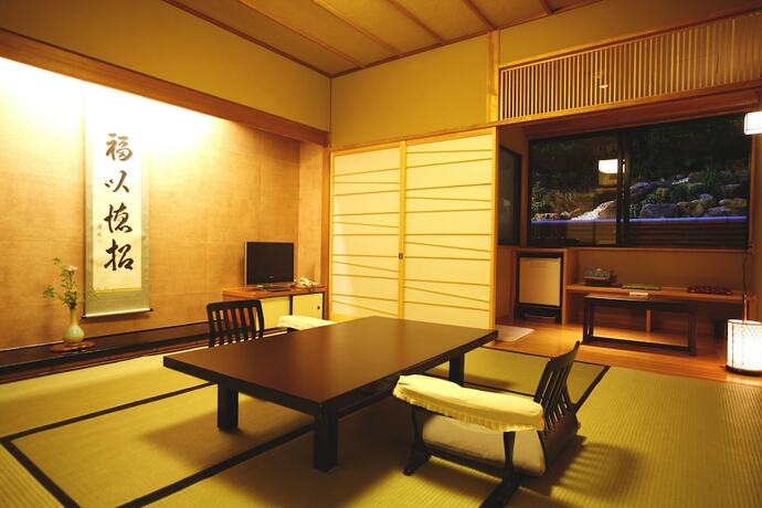 Imagen de la habitación del Hotel Togetsu-tei. Foto 14