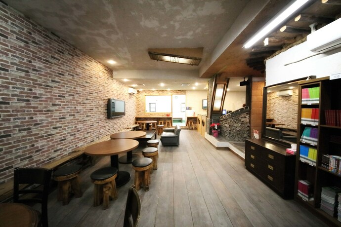 Imagen del bar/restaurante del Hotel Tokyo House Inn Sandg. Foto 11