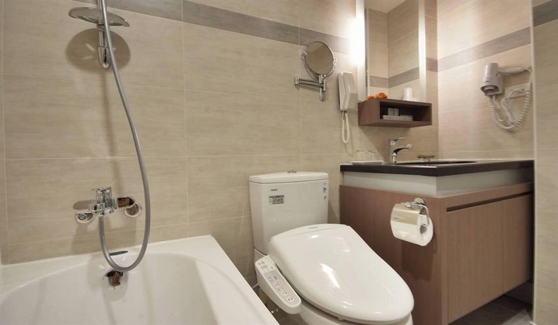 Imagen de la habitación del Hotel Tokyo International. Foto 9