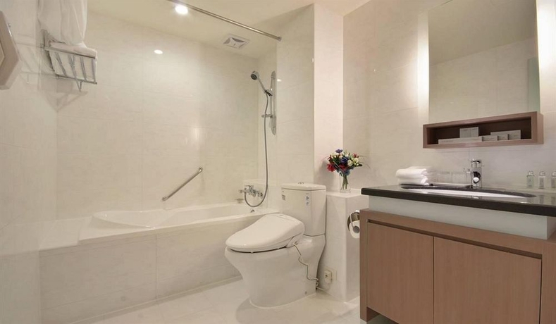 Imagen de la habitación del Hotel Tokyo International. Foto 13