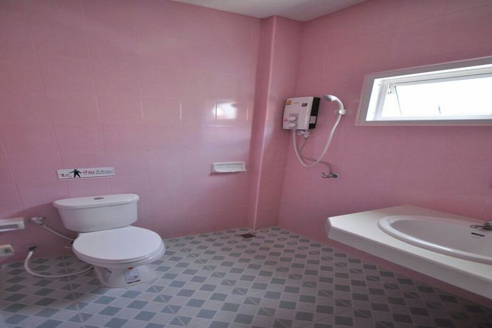 Imagen de los exteriores del Hotel Tokyo, Lop Buri. Foto 17