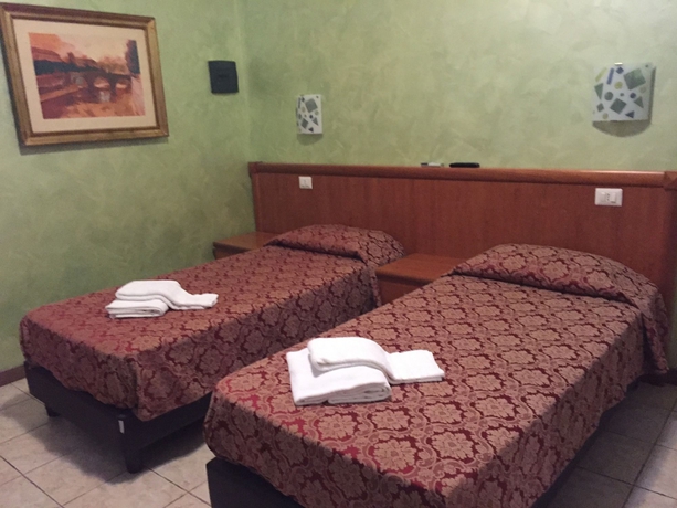 Imagen de la habitación del Hotel Tokyo, Termini. Foto 3