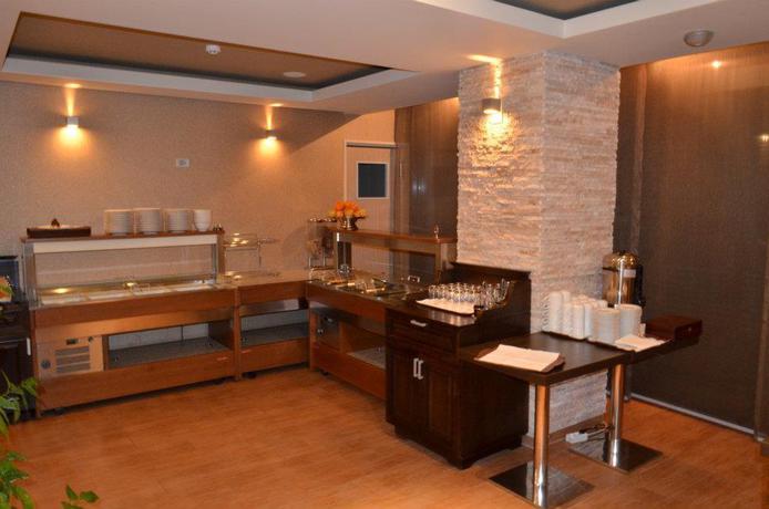 Imagen del bar/restaurante del Hotel Tolea. Foto 2