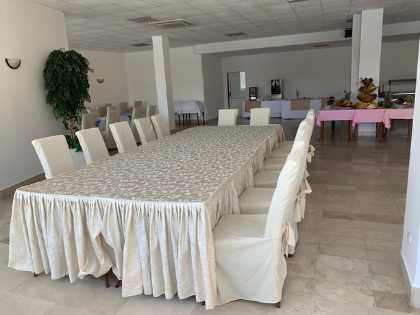 Imagen del bar/restaurante del Hotel Tolero. Foto 6