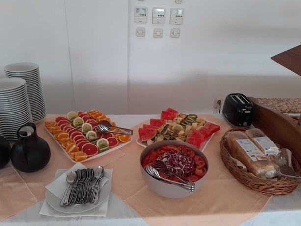 Imagen del bar/restaurante del Hotel Tolero. Foto 9