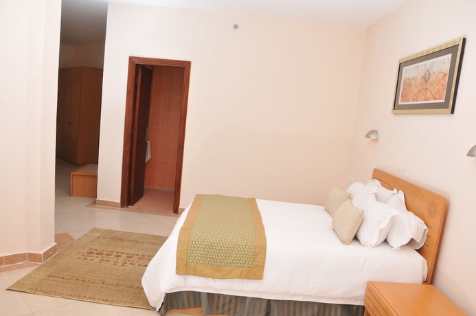 Imagen de la habitación del Hotel Tolip Family Club Borg El Arab. Foto 4