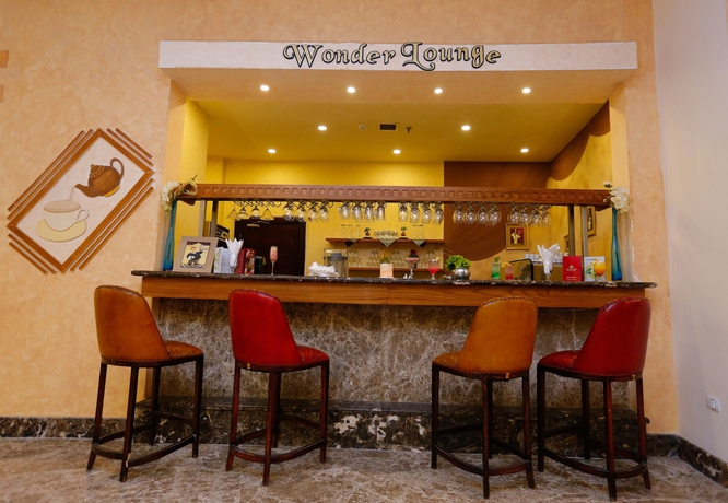 Imagen del bar/restaurante del Hotel Tolip Family Park. Foto 4