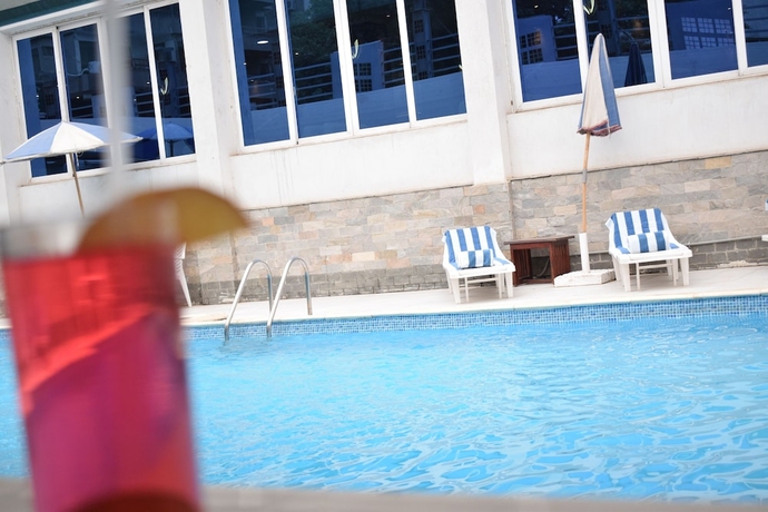 Imagen de la piscina del Hotel Tolip Inn Maadi. Foto 16