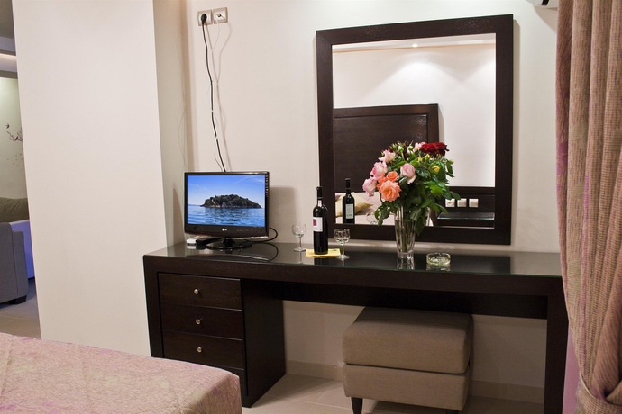 Imagen de la habitación del Hotel Tolo. Foto 2