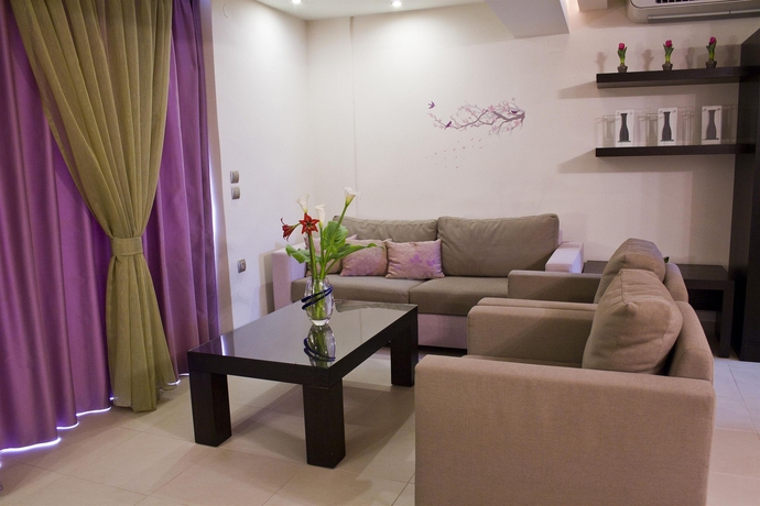 Imagen de los interiores del Hotel Tolo. Foto 6