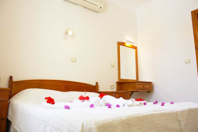 Imagen de la habitación del Hotel Toloman Bitez Beach. Foto 2