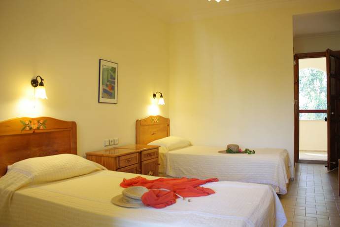 Imagen de la habitación del Hotel Toloman Bitez Beach. Foto 9