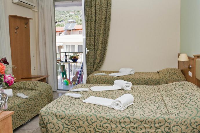 Imagen de la habitación del Hotel Tolon Holidays. Foto 4