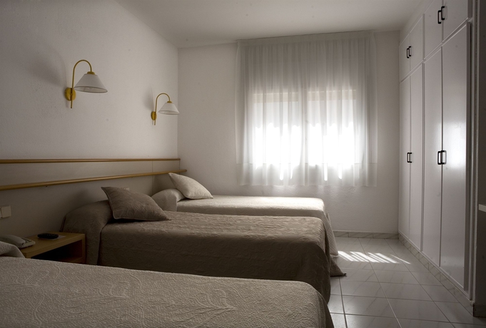 Imagen de la habitación del Hotel Tolosa, Salou. Foto 6