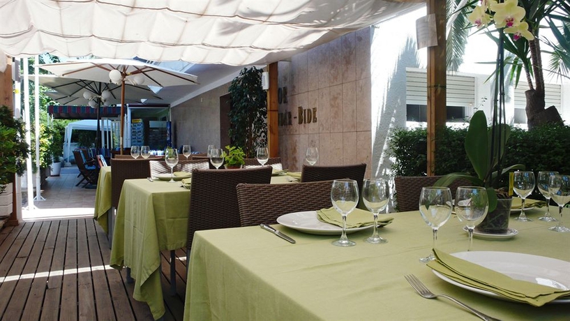 Imagen de los exteriores del Hotel Tolosa, Salou. Foto 13