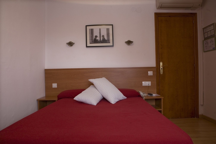 Imagen de la habitación del Hotel Tolosa, Salou. Foto 10