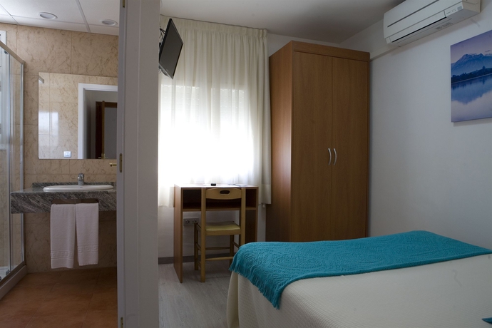 Imagen de la habitación del Hotel Tolosa, Salou. Foto 12