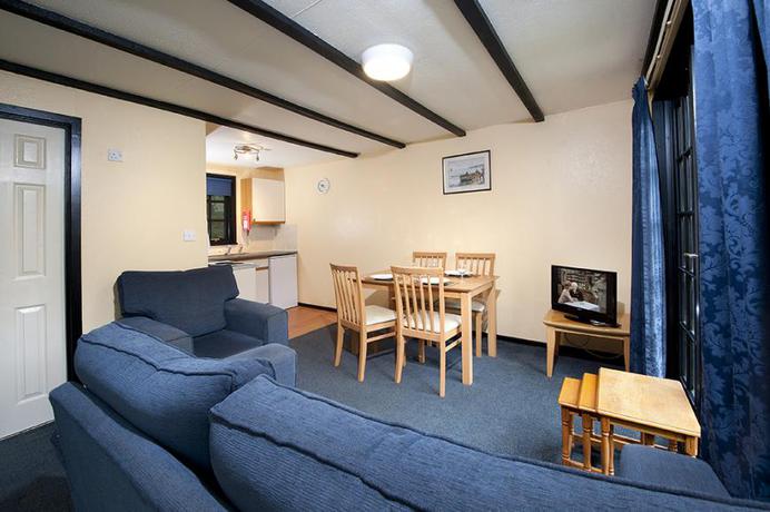 Imagen de la habitación del Hotel Tolroy Manor Holiday Park. Foto 8