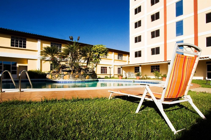 Imagen de la piscina del Hotel Tolteka Plaza. Foto 8