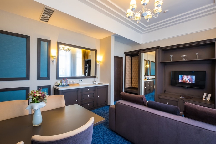 Imagen de la habitación del Hotel Tom River Plaza. Foto 2