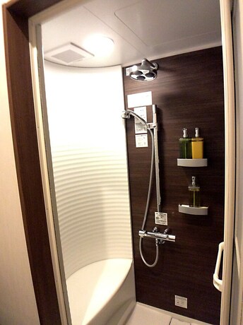Imagen de la habitación del Hotel Tomaro Osaka Bay. Foto 22