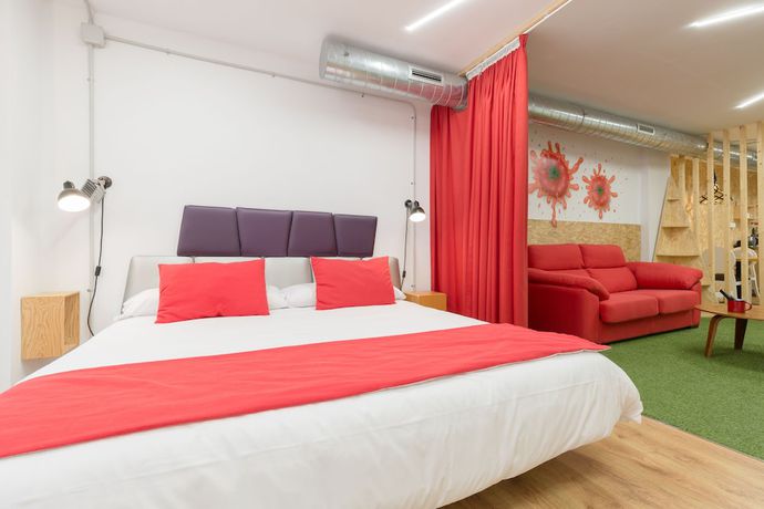 Imagen de la habitación del Hotel Tomate Rooms, Alicante. Foto 7