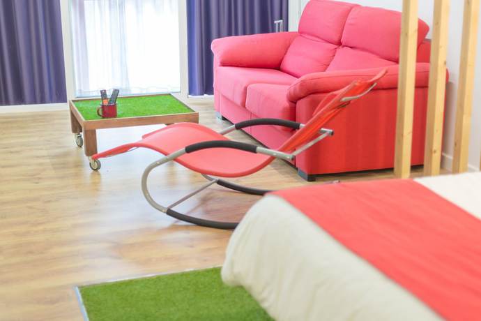 Imagen de la habitación del Hotel Tomate Rooms, Alicante. Foto 9