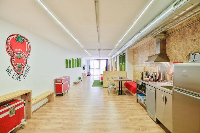 Imagen de la habitación del Hotel Tomate Rooms, Alicante. Foto 12