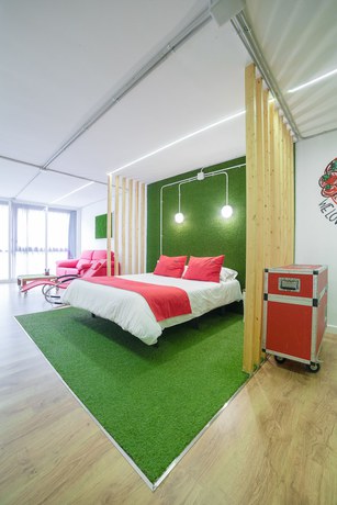 Imagen de la habitación del Hotel Tomate Rooms, Alicante. Foto 14